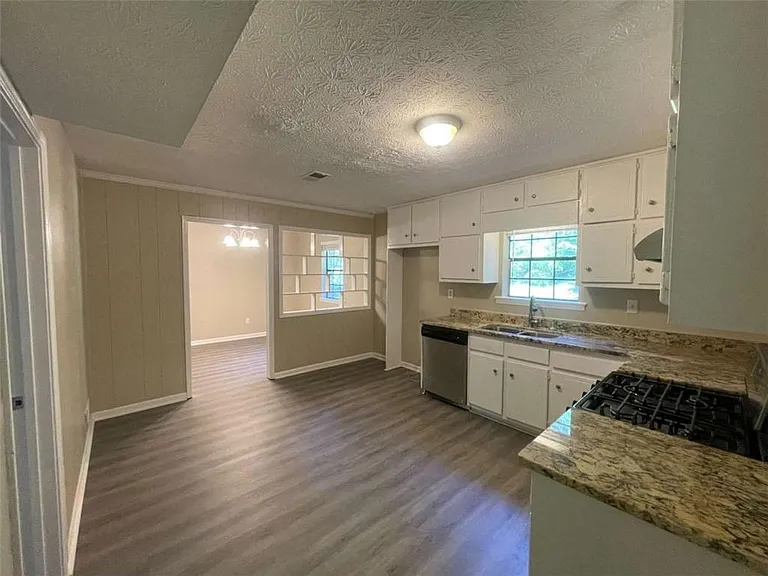 55 Huntridge Dr — Photo 7