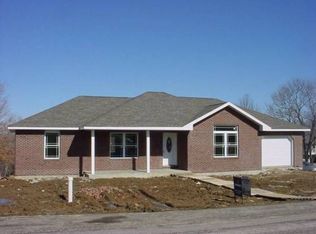 138 N Linnwood Dr, Linn, MO 65051