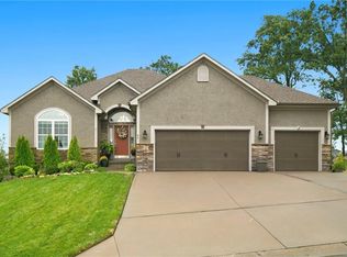 801 SE Pine Ct, Blue Springs, MO 64015