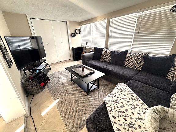 5th image of 4209 Mizell St