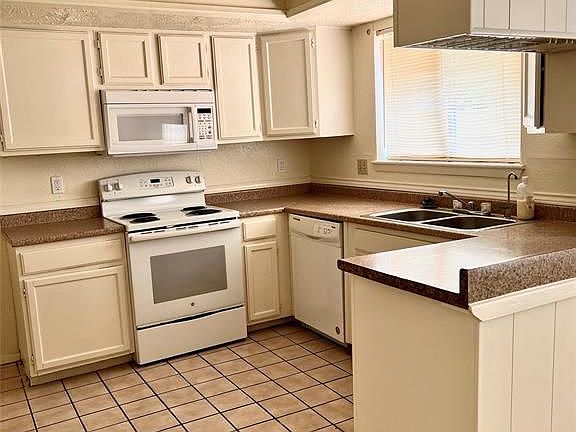 4th image of 10115 Kent Towne Ln