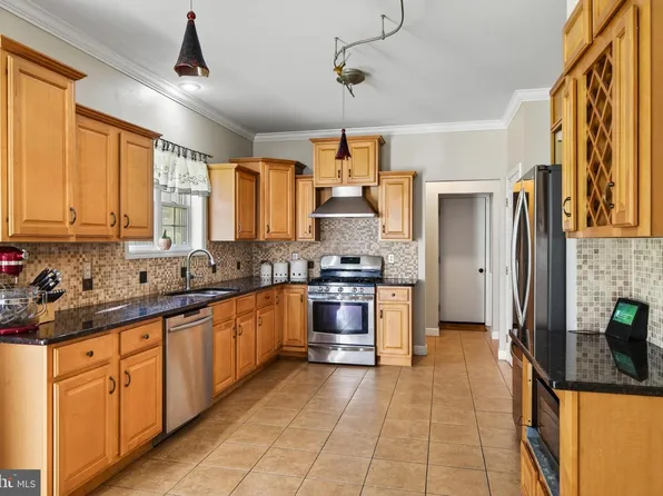15 Sawgrass Dr, Reading, PA 19606