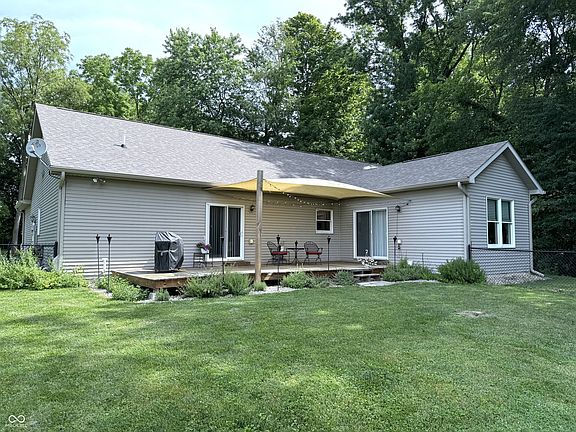 4th image of 1395 W Deer Cliff Dr