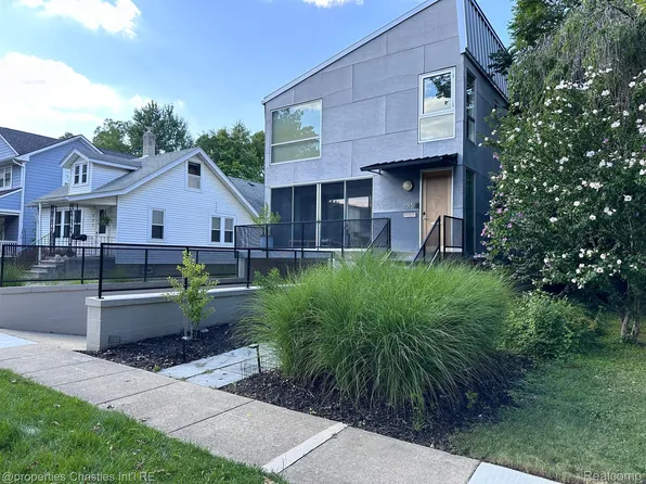 1013 Humphrey Ave, Birmingham, MI 48009