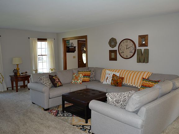 2nd image of 2112 Cross Creek Trl