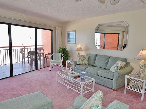 4th image of 19440 Gulf Blvd #504