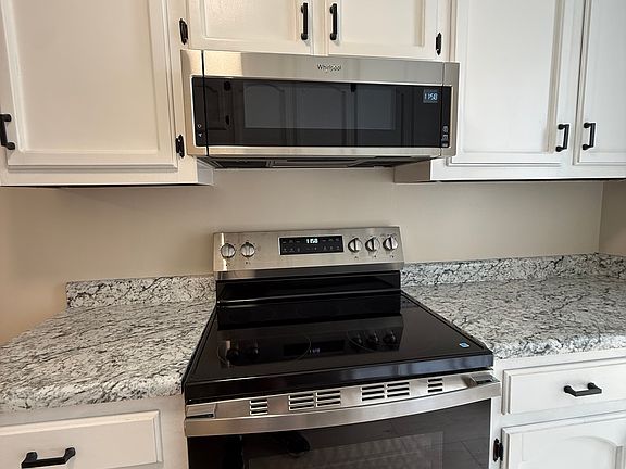 3rd image of 103 Leisure Lake Ct