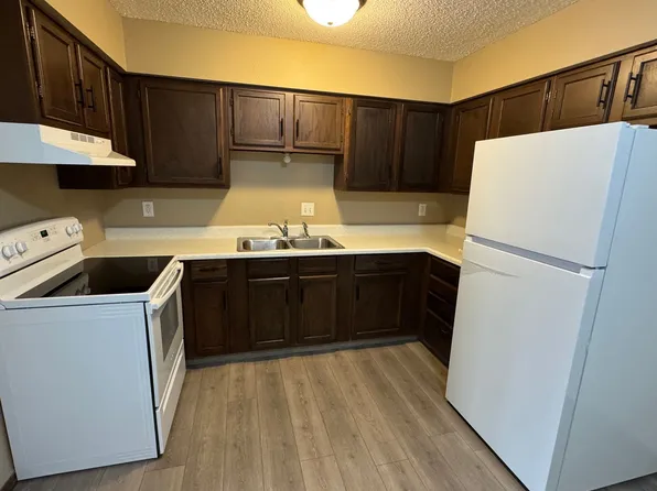1011 S 3rd St, 1011 S 3rd St APT 15, Bismarck, ND 58504