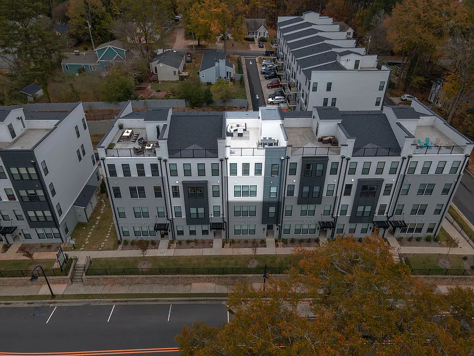 433 Wait Ave #200