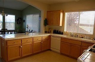 5th image of 2403 Rose Hill Ln