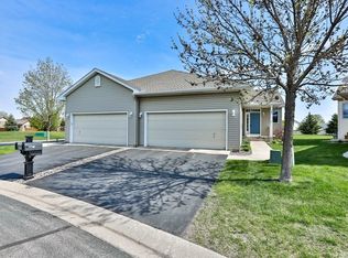765 Regent Dr, Shakopee, MN 55379