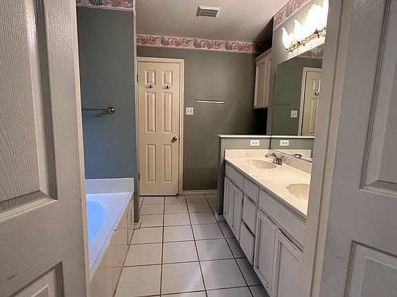 3rd image of 7149 Lake Tahoe Dr