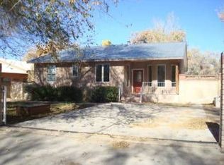 145 Coroval Rd, Corrales, NM 87048