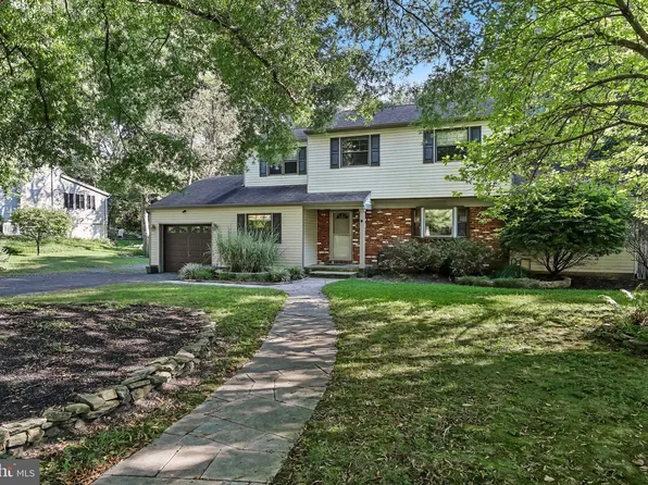 1314 Woodgreen Ln, Hainesport, NJ 08036