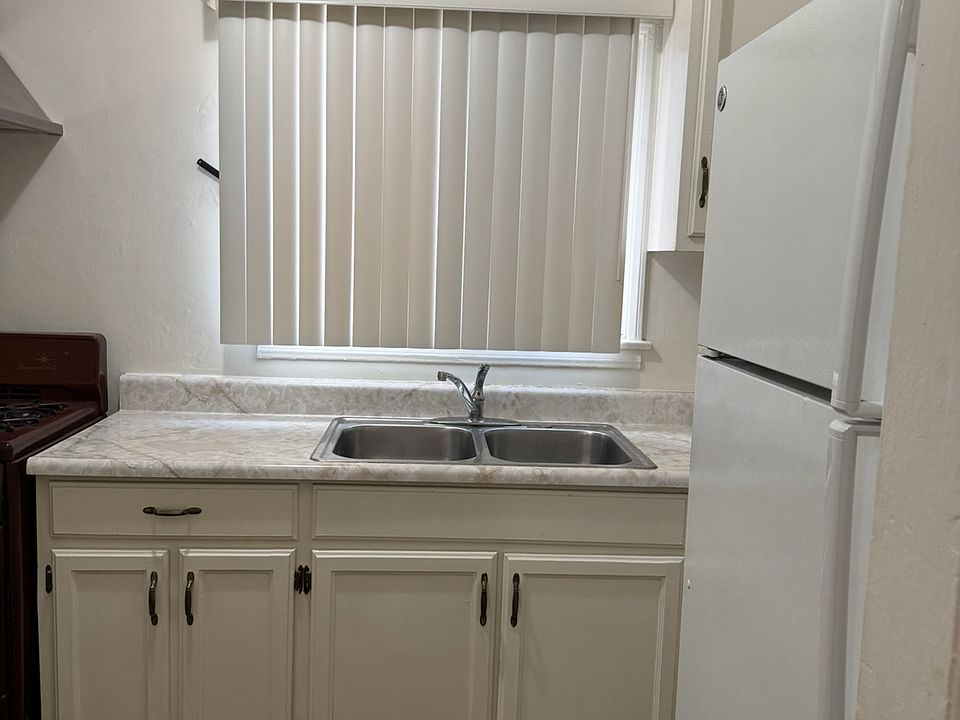 1st image of 2529 W Beverly Blvd APT 6
