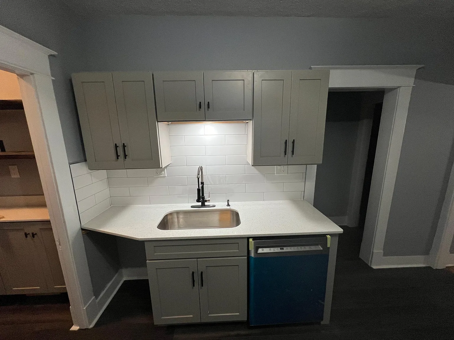 180 Oak Grove Ave — Photo 4