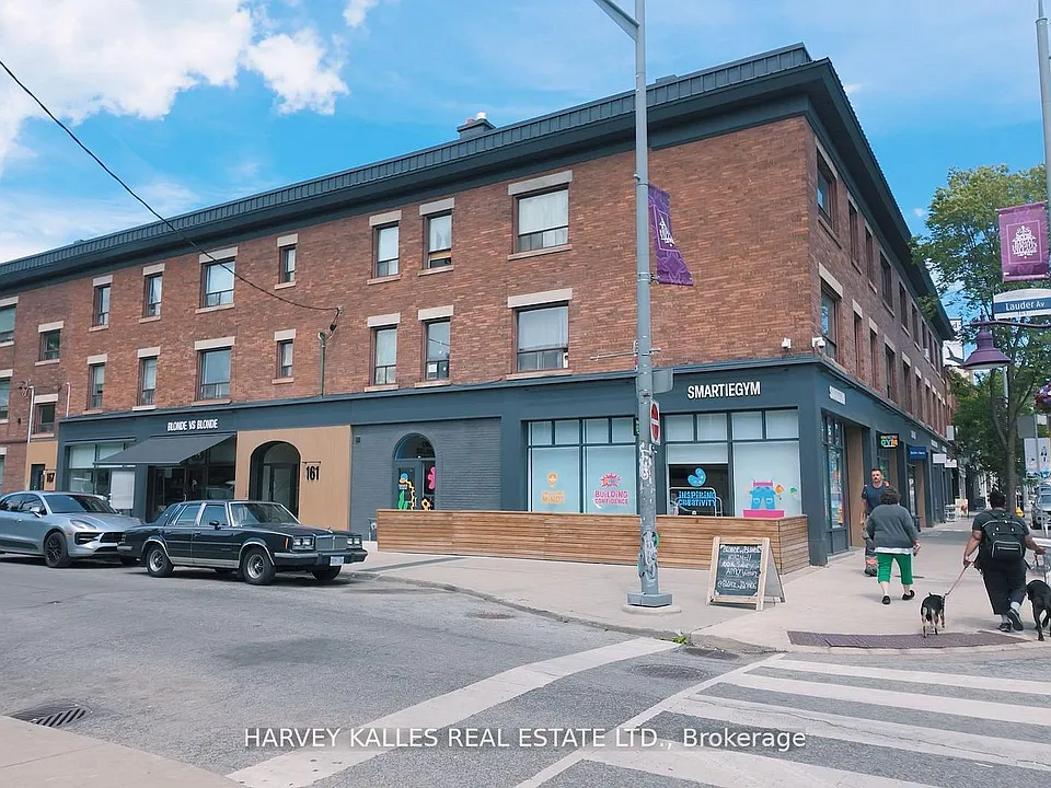 1074 Saint Clair Ave W #3