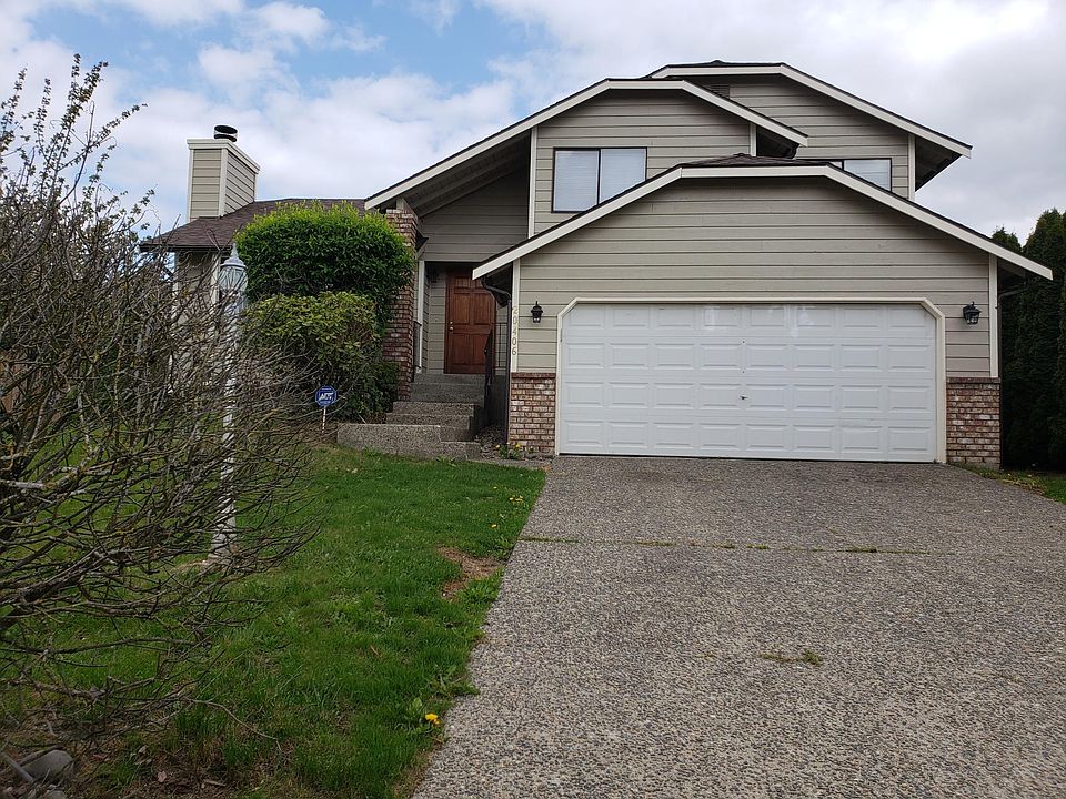 3 br/ 2.5 bath home with 2 car garage