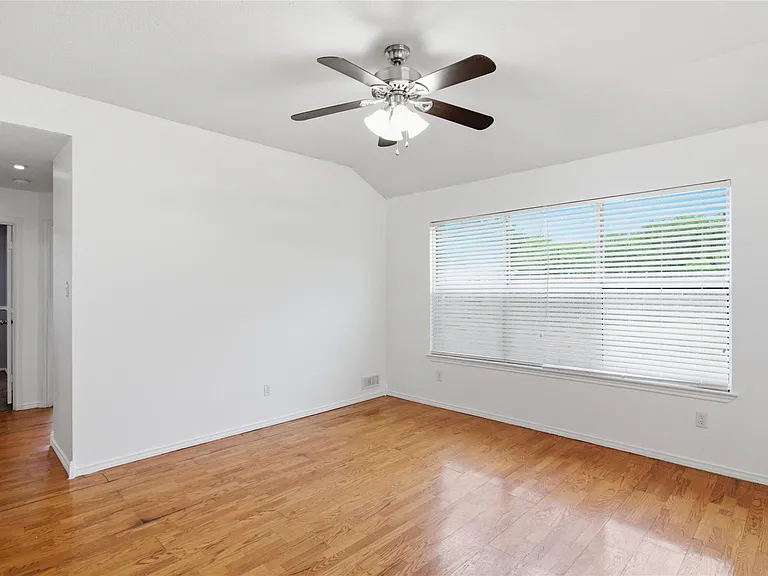 120 Mule Deer Ct — Photo 15