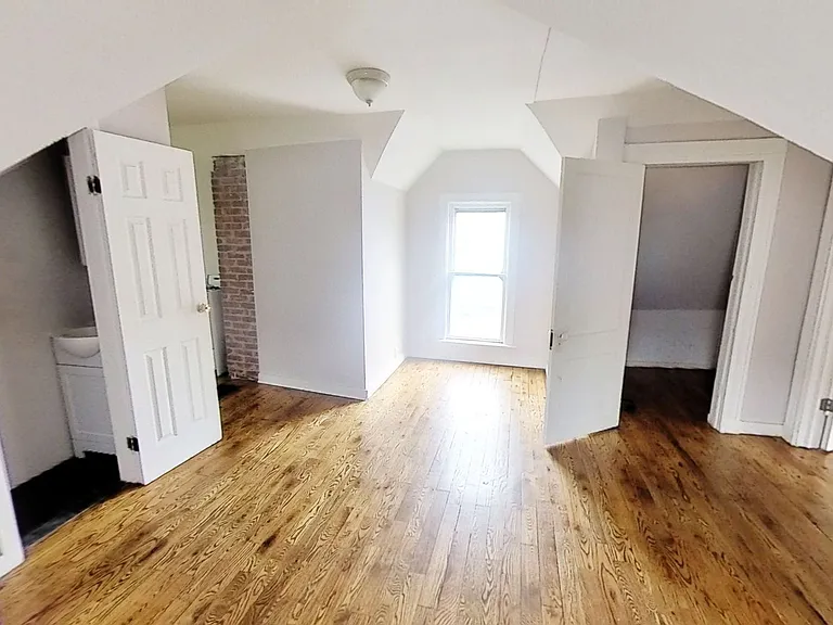 439 Meigs St #5 — Photo 4