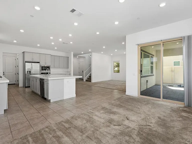702 Westbrook Loop — Photo 2