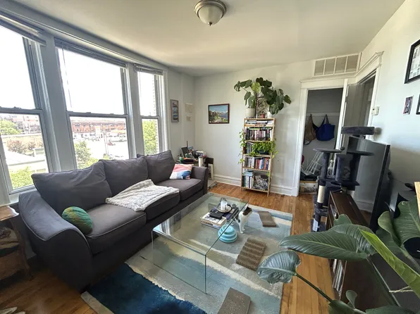 2406 N Mozart St #3, Chicago, IL 60647