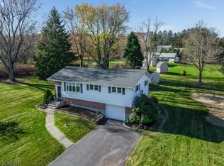 75 Hogback Rd, Pittstown, NJ 08867