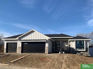 7718 N 166th St, Bennington, NE 68007
