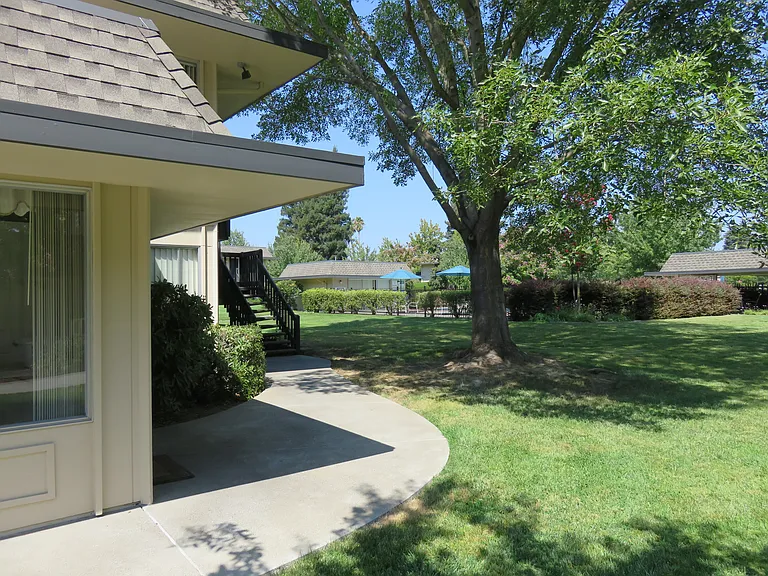 GLEN VIEW APARTMENTS — Photo 13