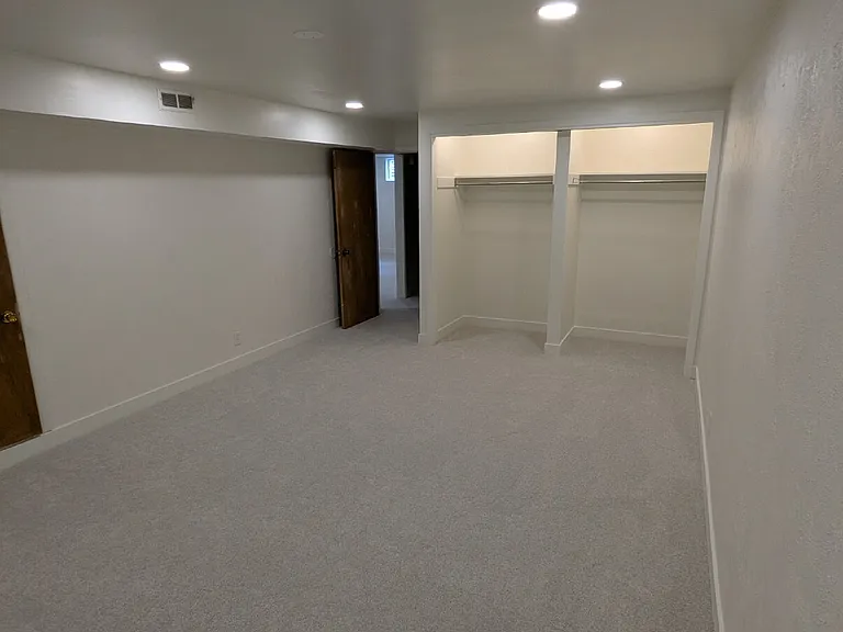 7070 Beacon Way — Photo 32