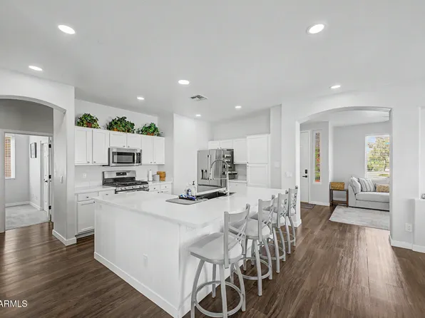 73 E MILL REEF Drive, San Tan Valley, AZ 85143