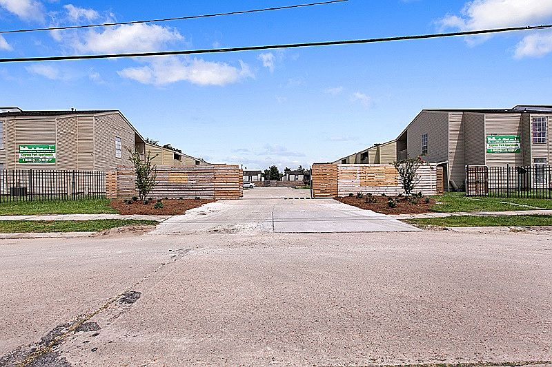 1st image of 2020 Cypress Acres Dr APT 32