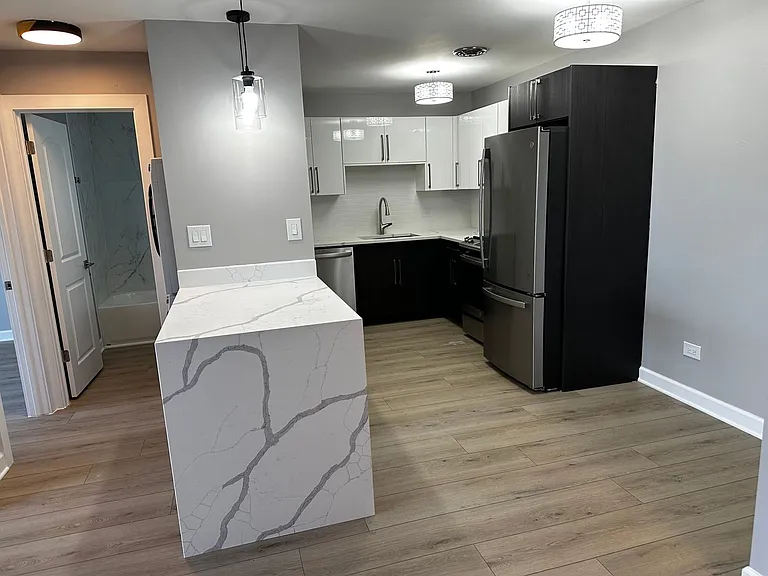 Loyola Beach Apartments — Photo 36
