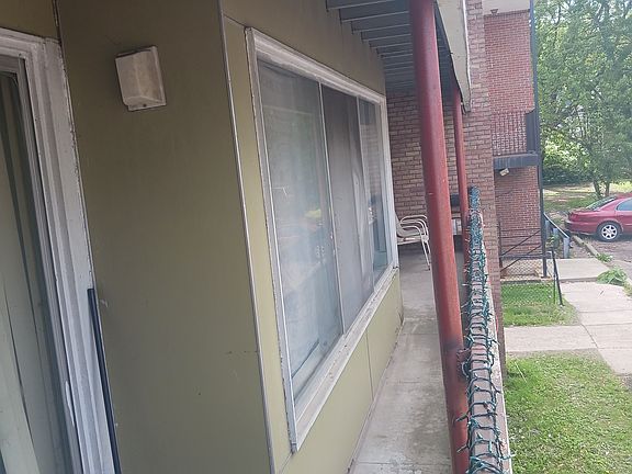 3rd image of 207 Ballard St APT 204