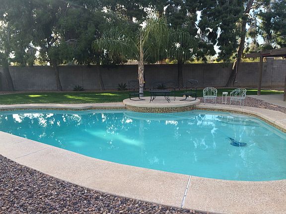 2nd image of 335 W Pacifico Cir