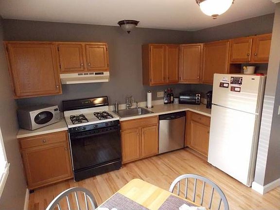 Fully Applianced Kitchen
