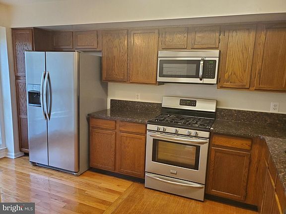 5th image of 4117 Hampstead Ln