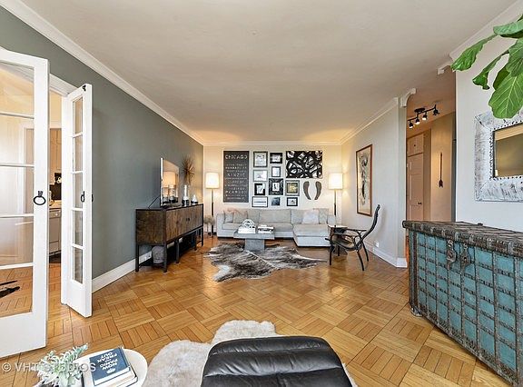 4th image of 2000 N Lincoln Park W #1108