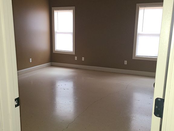 5th image of 135B Johnson Dr