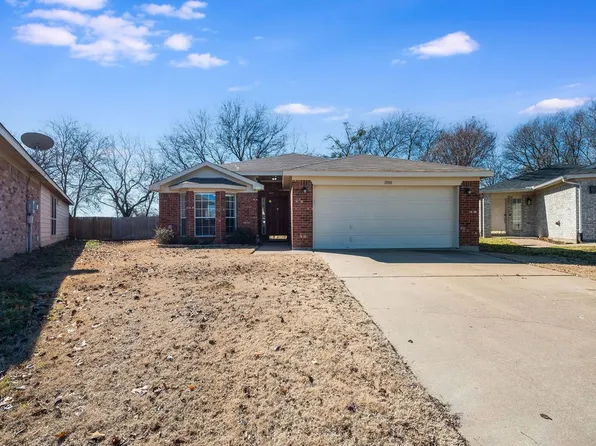 1000 Sandalwood Dr, Fort Worth, TX 76140