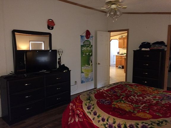 4th image of 26 E Alameda Dr