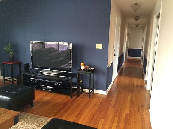 4th image of 3356 W Columbia Ave
