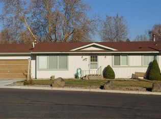 1016 Carriage Square Dr, Grandview, WA 98930