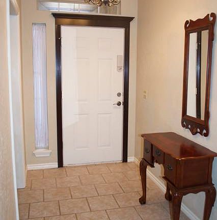 2nd image of 625 E Katelyn Ln