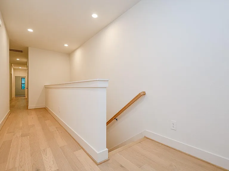 4403 Greeley St — Photo 15