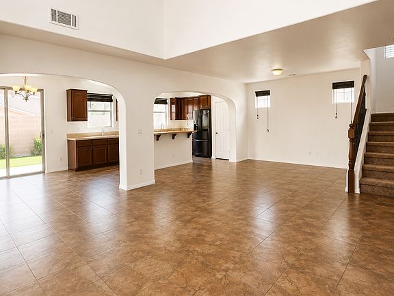 3rd image of 1633 Orange Daisy Pl