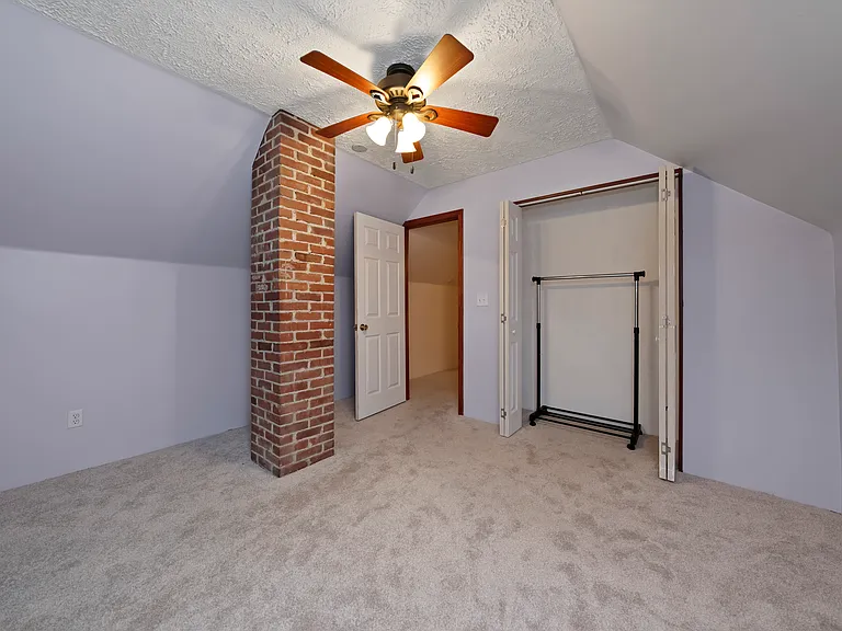 1096 Scruggs Cir — Photo 31