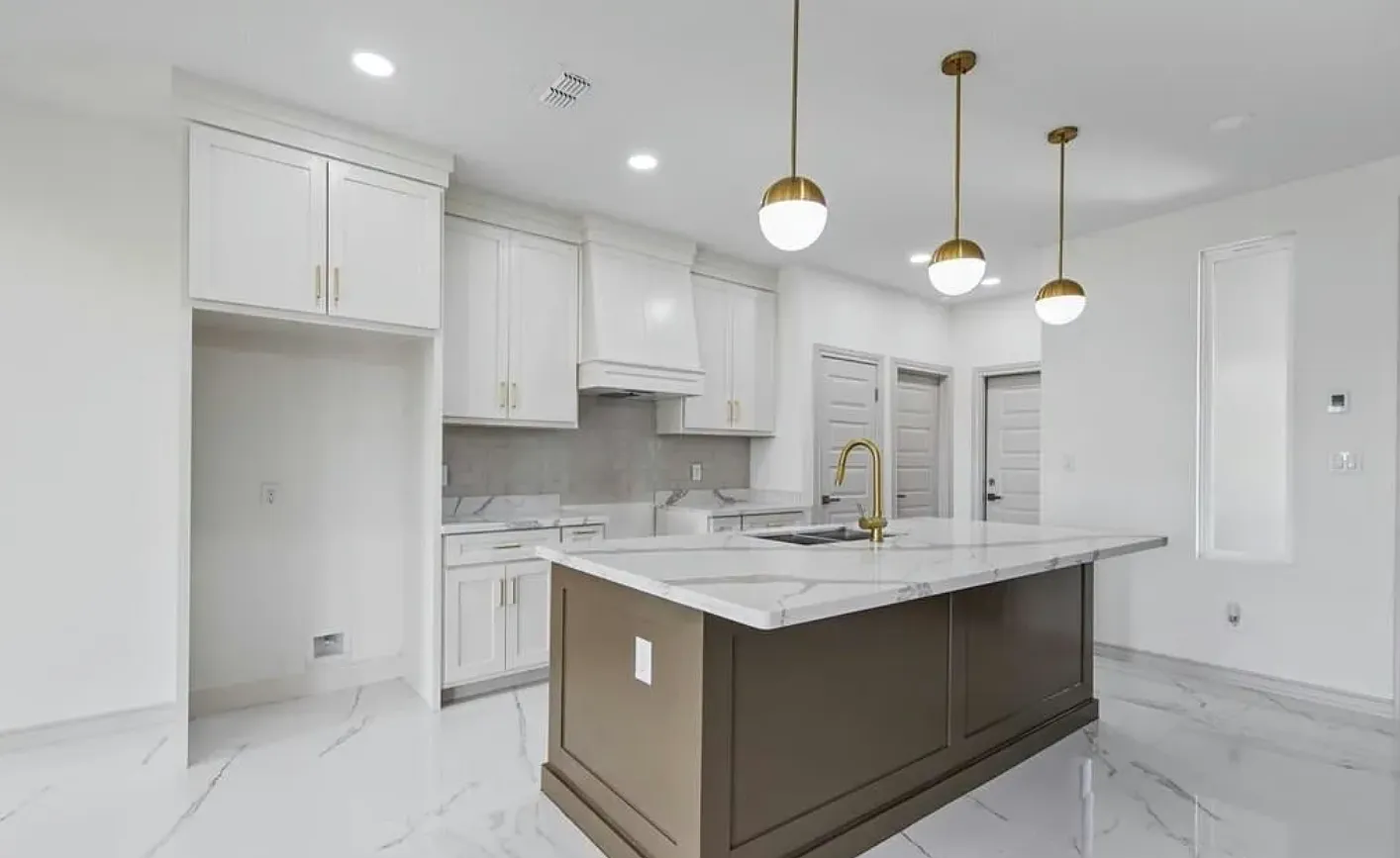 3 bed, 2.5 bath, 1732 sqft, $2,650 — Photo 3