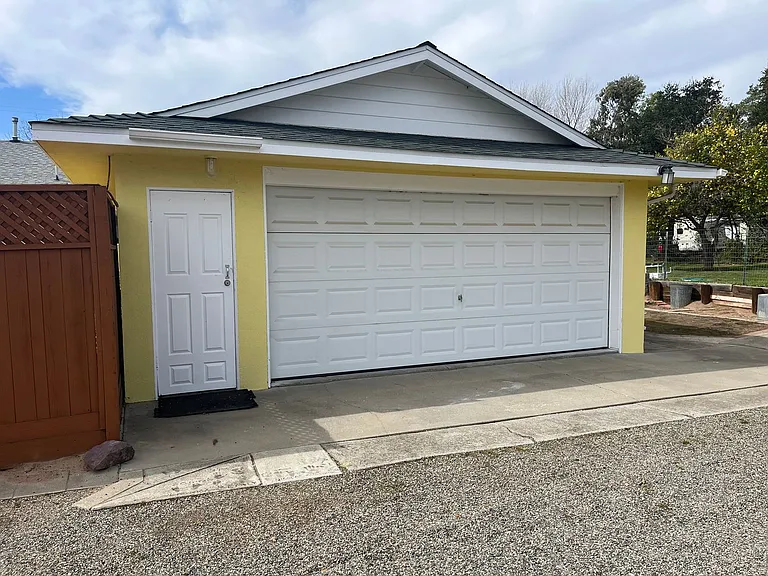565 Hobbs Ln — Photo 14