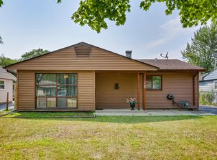 260 W Wayne Pl, Wheeling, IL 60090